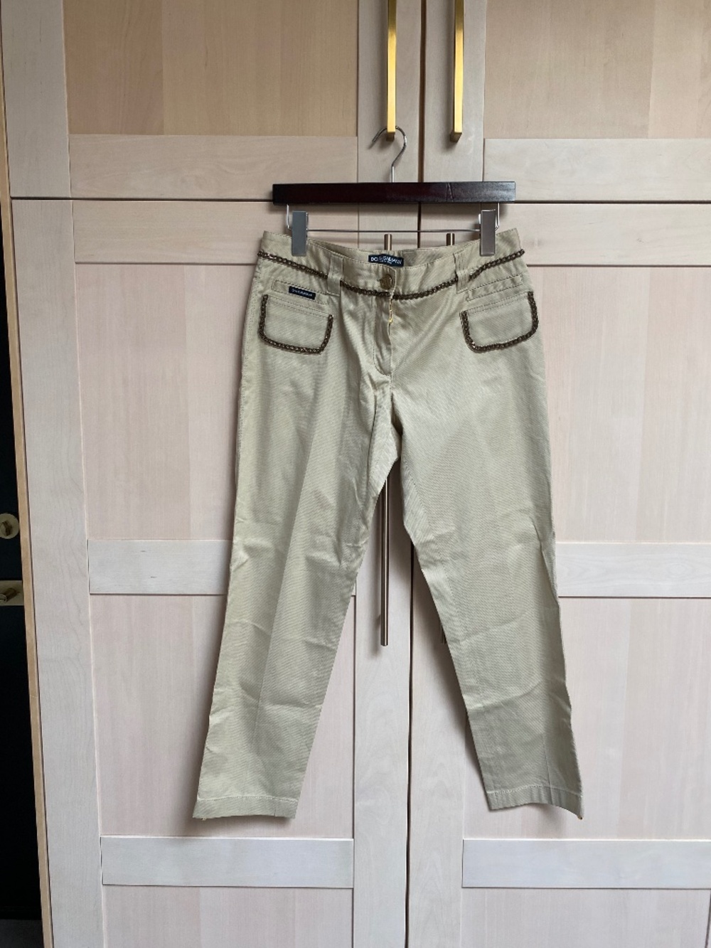 Dolce & Gabbana tan crop jeans Size 44 with chain accents